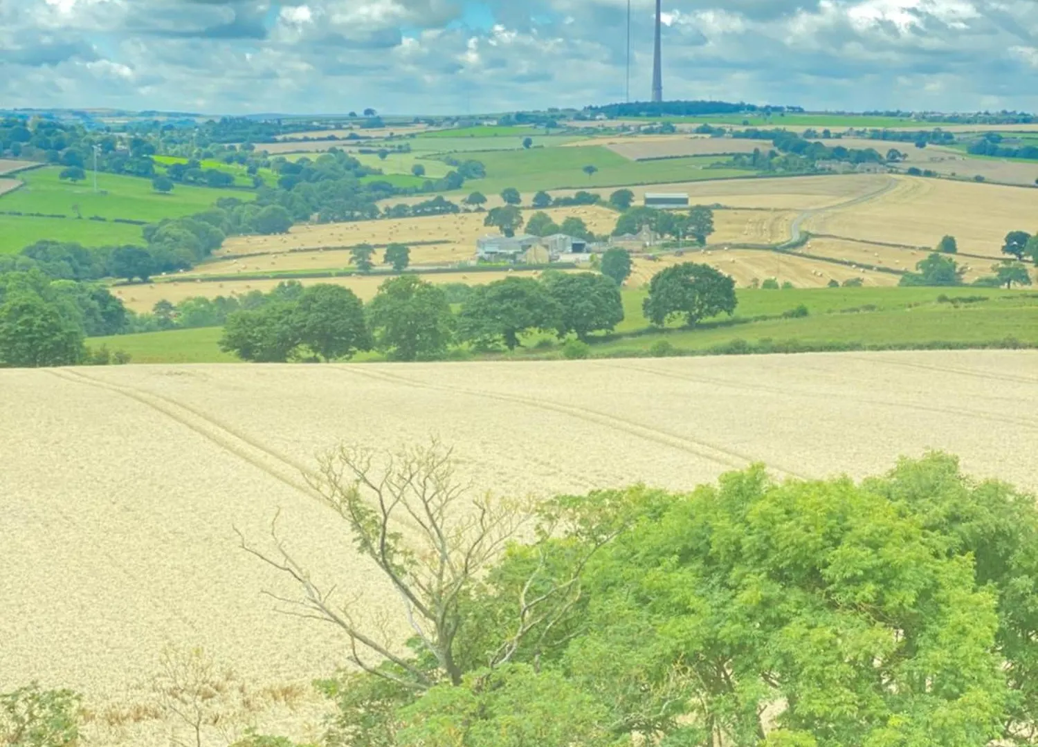 Luxury Converted Water Tower In Yorkshire Emley 0*,