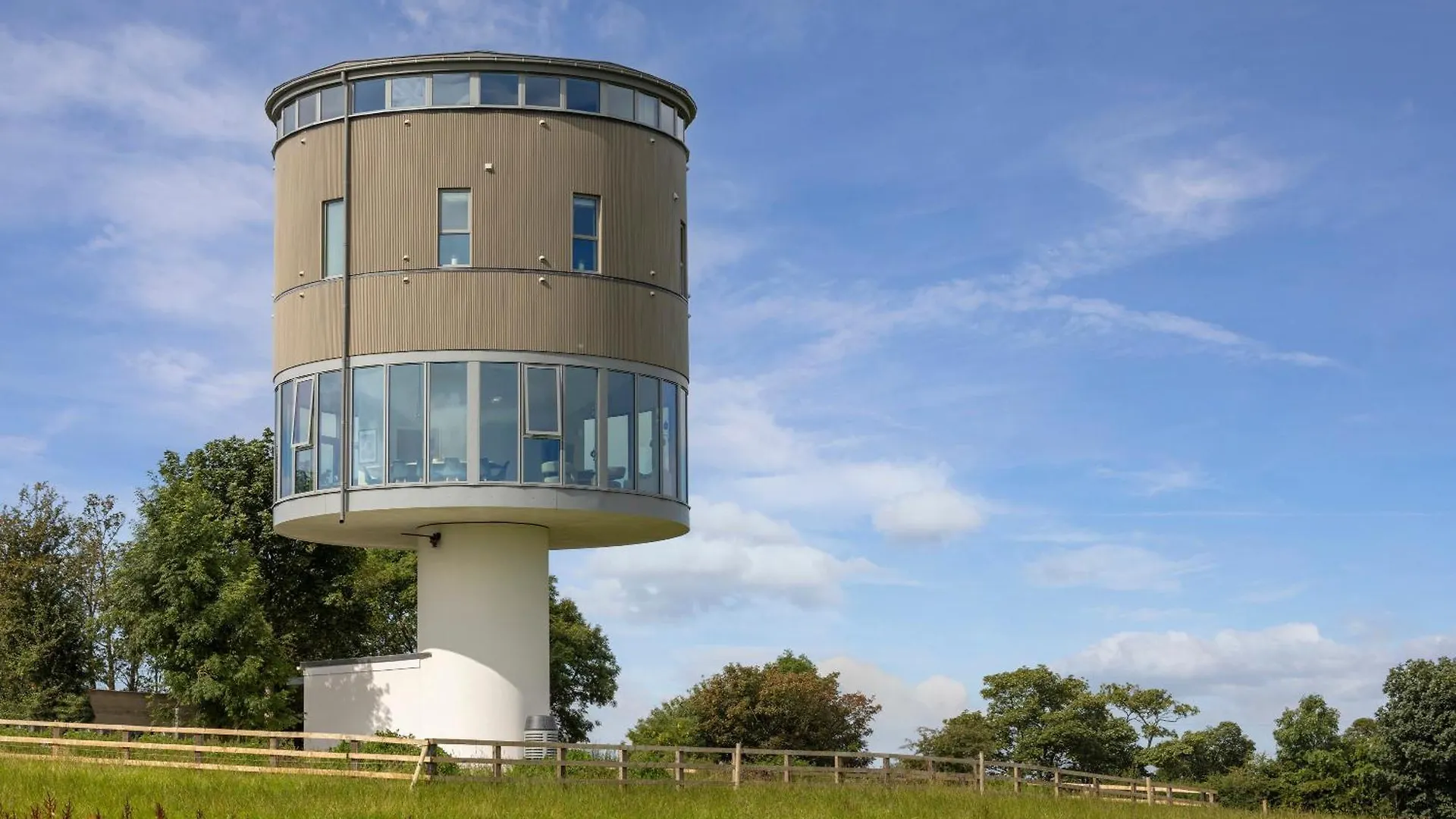 Luxury Converted Water Tower In Yorkshire Emley 0*,  Storbritannien