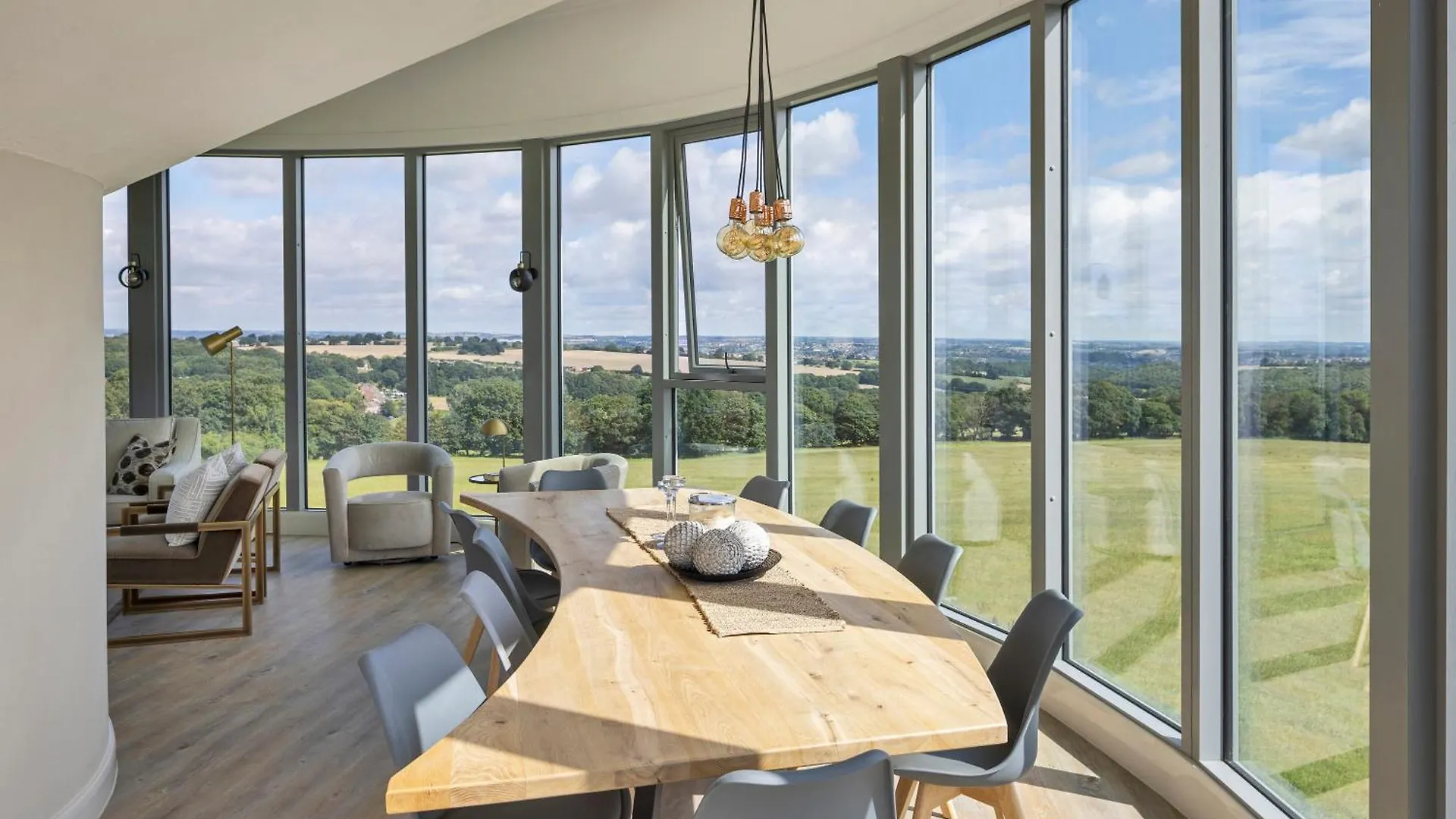 Luxury Converted Water Tower In Yorkshire Emley